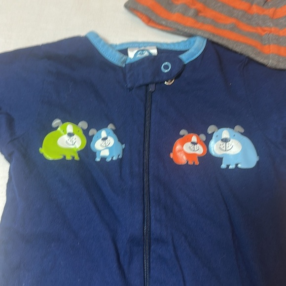 Gerber - Navy Blue Footie with Animal Friends and bonus hat - Picture 2 of 4